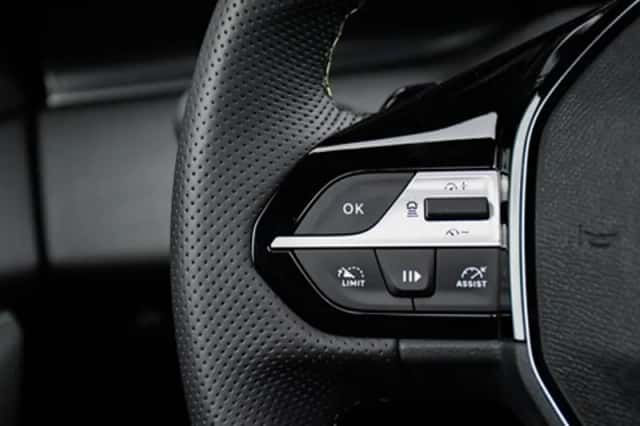 Peugeot 408 (2025) thumbnail 36