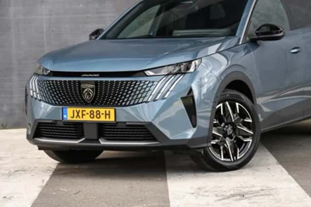 Peugeot 5008 (2025) thumbnail 2