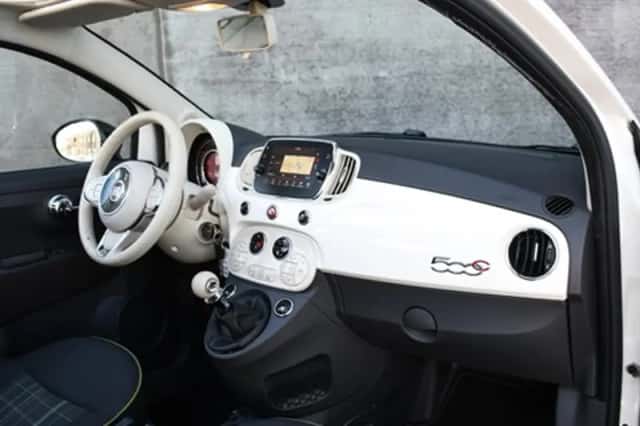 Fiat 500C (2018) thumbnail 10