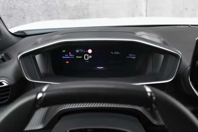 Peugeot e-2008 (2025) thumbnail 17