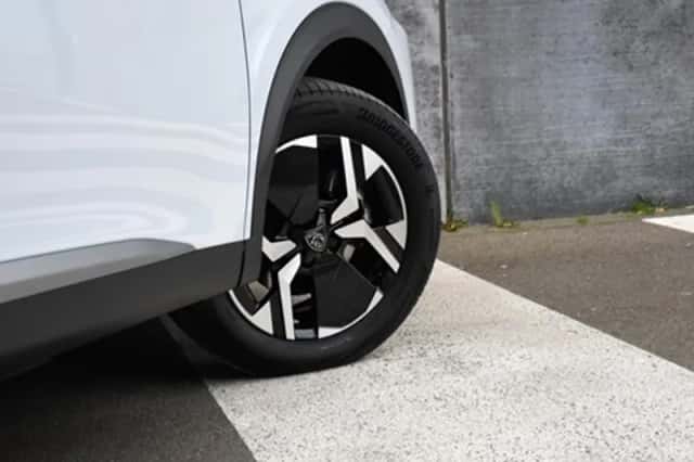 Peugeot e-2008 (2025) thumbnail 7