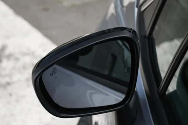 Opel Crossland X (2020) thumbnail 8