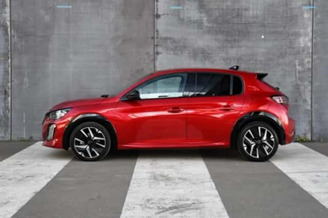 Peugeot 208 (2025) thumbnail 3
