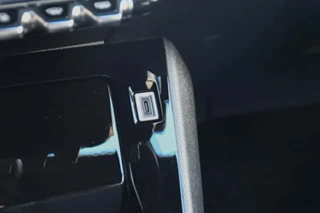 Peugeot 208 (2025) thumbnail 25