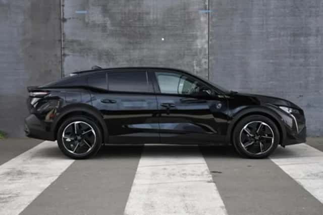 Peugeot 408 (2025) thumbnail 4