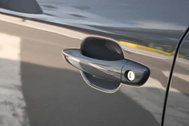 Peugeot e-2008 (2025) thumbnail 36