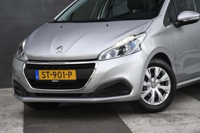 Peugeot 208 (2018) thumbnail 2
