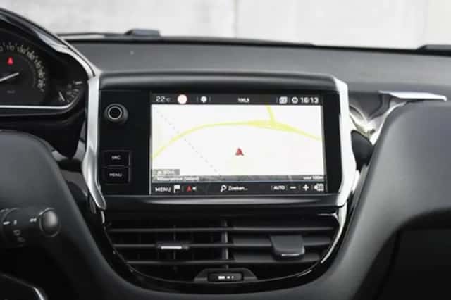 Peugeot 208 (2018) thumbnail 18