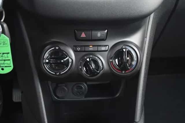 Peugeot 208 (2018) thumbnail 19