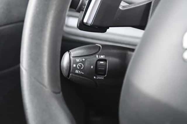 Peugeot 208 (2018) thumbnail 25