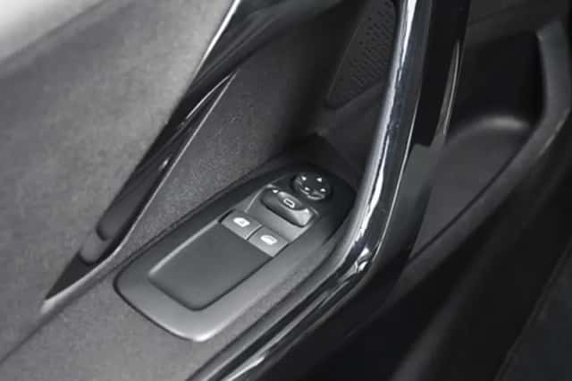 Peugeot 208 (2018) thumbnail 27