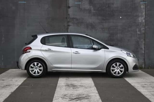Peugeot 208 (2018) thumbnail 4
