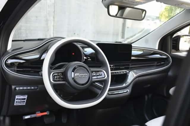 Fiat 500C (2025) thumbnail 16