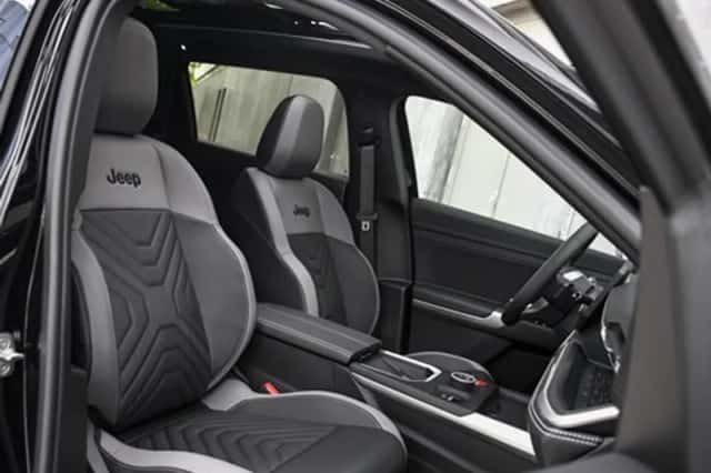 Jeep Compass (2026) thumbnail 12