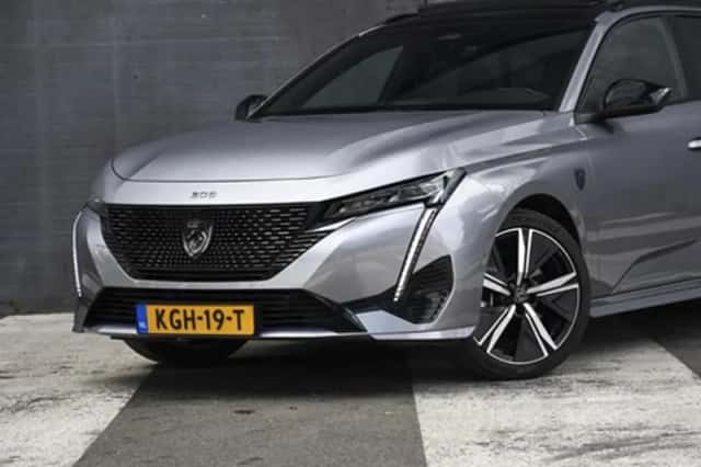 Peugeot 308 (2023) thumbnail 2