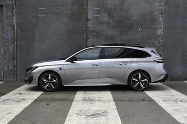 Peugeot 308 (2023) thumbnail 4
