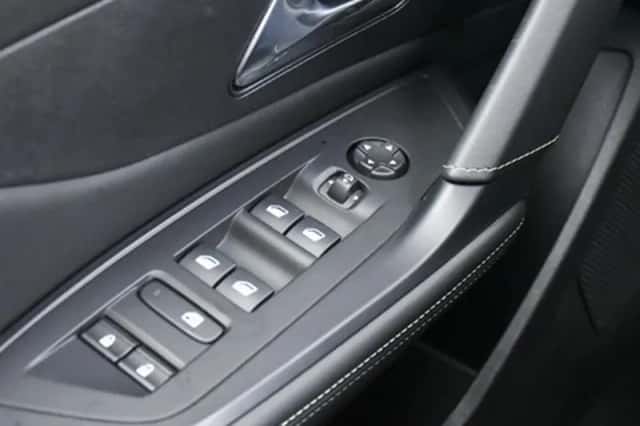 Peugeot 308 (2023) thumbnail 35