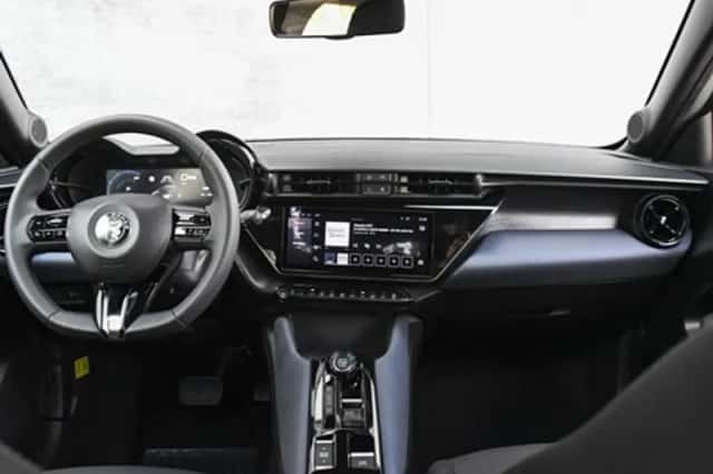 Alfa Romeo Junior (2025) thumbnail 12