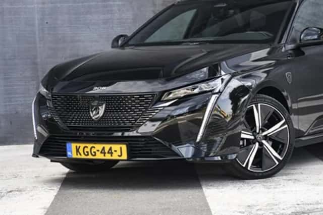 Peugeot 308 (2023) thumbnail 2