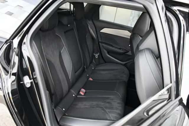 Peugeot 308 (2023) thumbnail 17