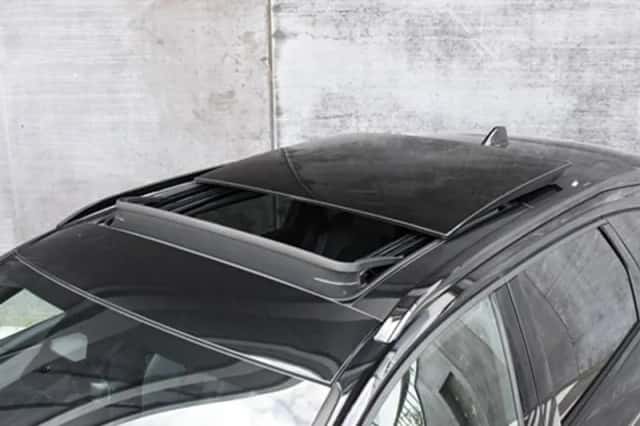 Peugeot 308 (2023) thumbnail 3