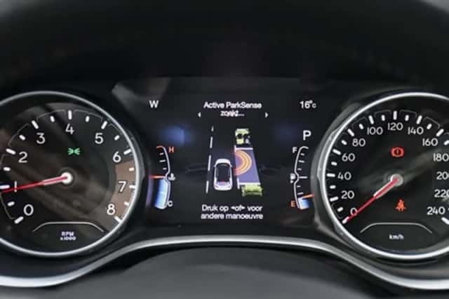 Jeep Compass (2020) thumbnail 16