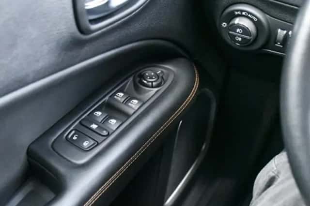 Jeep Compass (2020) thumbnail 30