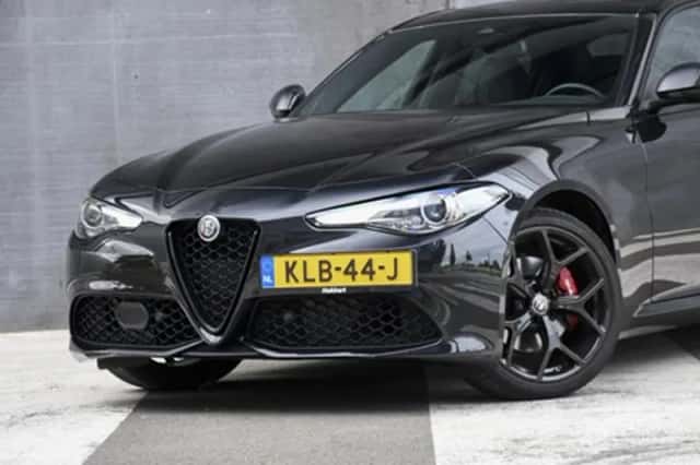 Alfa Romeo Giulia (2020) thumbnail 2