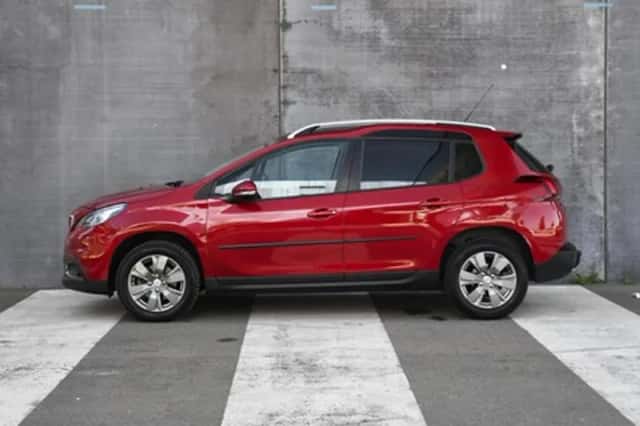 Peugeot 2008 (2018) thumbnail 3