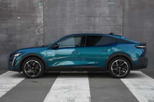 Peugeot 408 (2025) thumbnail 3