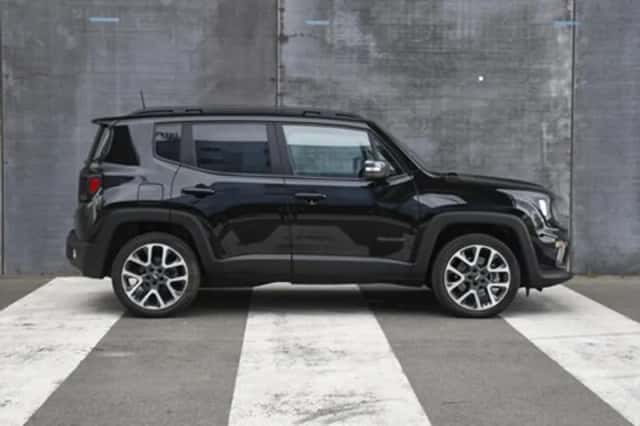 Jeep Renegade (2022) thumbnail 4