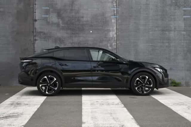 Peugeot 408 (2025) thumbnail 4