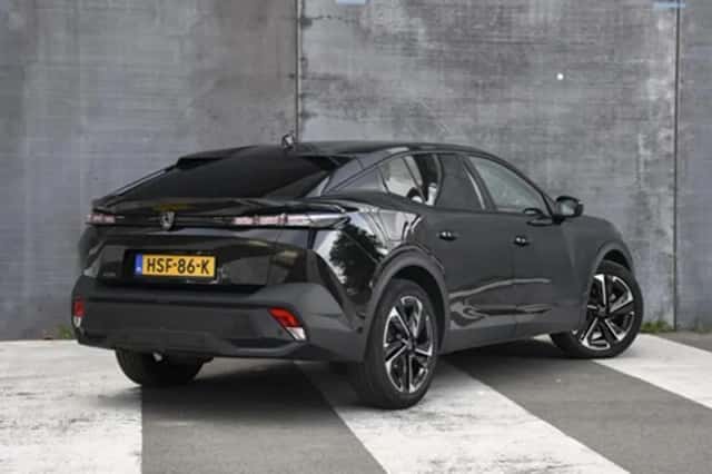 Peugeot 408 (2025) thumbnail 5