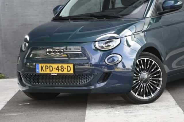 Fiat 500e (2023) thumbnail 2