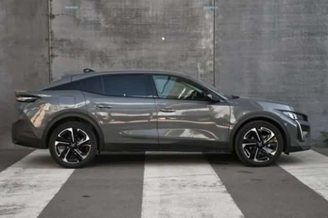 Peugeot 408 (2025) thumbnail 4