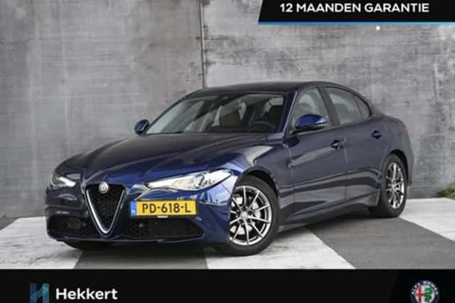 Alfa Romeo Giulia (2017) thumbnail 1