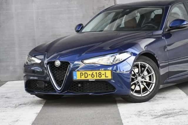 Alfa Romeo Giulia (2017) thumbnail 2