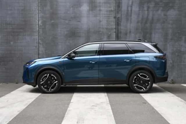 Peugeot 5008 (2026) thumbnail 3