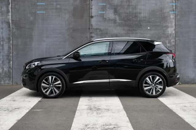 Peugeot 3008 (2019) thumbnail 3