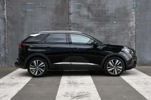 Peugeot 3008 (2019) thumbnail 4