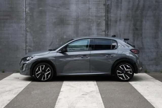 Peugeot 208 (2024) thumbnail 3
