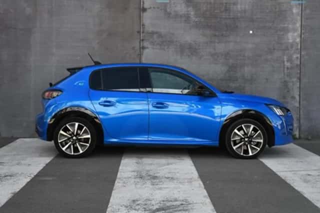 Peugeot e-208 (2021) thumbnail 4