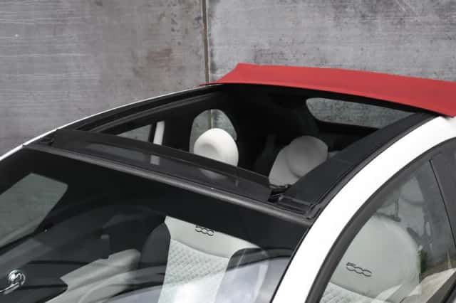 Fiat 500C (2022) thumbnail 3