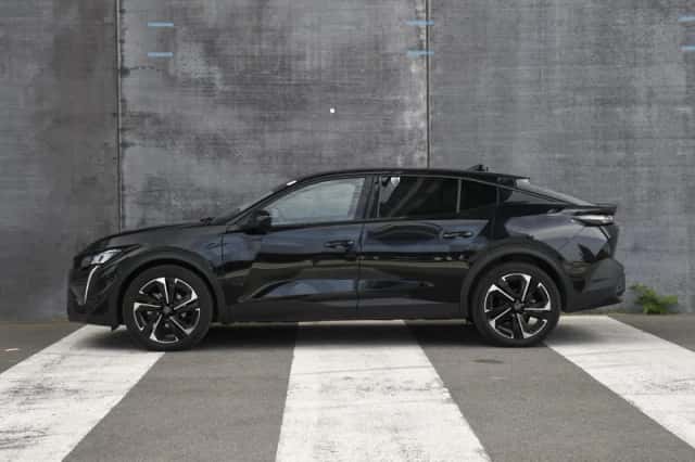 Peugeot 408 (2025) thumbnail 3