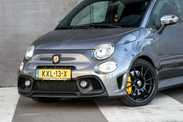 Abarth 500 C (2018) thumbnail 2