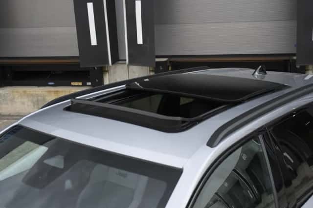 Jeep Compass (2026) thumbnail 3