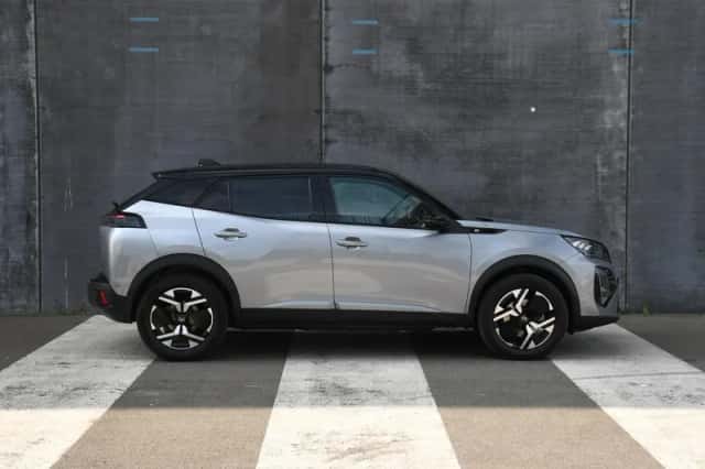 Peugeot e-2008 (2025) thumbnail 4