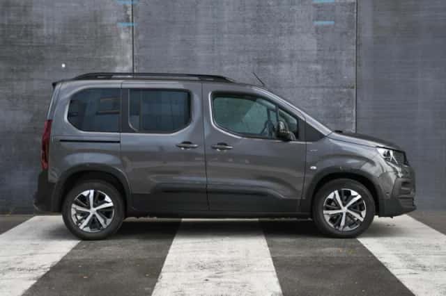 Peugeot Rifter (2021) thumbnail 4