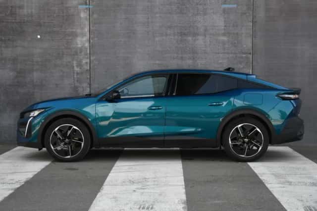 Peugeot 408 (2025) thumbnail 3