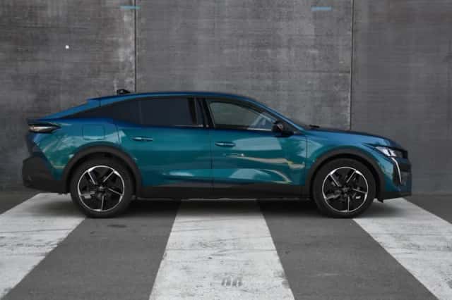 Peugeot 408 (2025) thumbnail 4